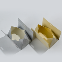 Benutzer definierte Logo-förmige Geschenk boxen High-End-Pyramide mit laser gravierten Mustern und Bändern für Feiern Matt Laminierung