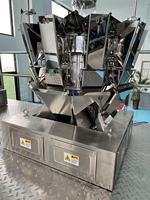 Machine d'emballage verticale automatique VFFS 420 avec peseuse multi-têtes servo pour noix, snacks, chips et granulés, certifiée CE