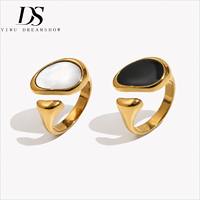 Bague ouverte ajustable Dreamshow en acrylique noir, nacre naturelle blanche, acier inoxydable 316L plaqué or, étanche