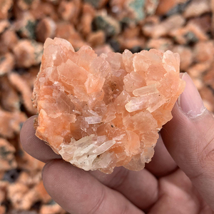 Commercio all'ingrosso Quarzo Naturale di Cristallo Arancione Ruvida <span class=keywords><strong>Calcite</strong></span> <span class=keywords><strong>Pietra</strong></span> Grezza <span class=keywords><strong>pietra</strong></span> di Guarigione per feng shui decorazione - Product Image 2