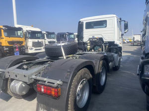 Vente directe usine Sinotruk 6x4 HOWO NX <span class=keywords><strong>Camion</strong></span> tracteur <span class=keywords><strong>d</strong></span>'<span class=keywords><strong>occasion</strong></span> 371ch pour transport portuaire - Product Image 2