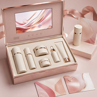 Boîte de lancement de campagne pour influenceurs : Kit de beauté vidéo LCD rose avec inserts pour bouteilles et écran