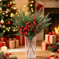 Décoration de Noël, branche unique de feuilles de pin artificielles avec baies rouges, accessoires pour arrangements floraux
