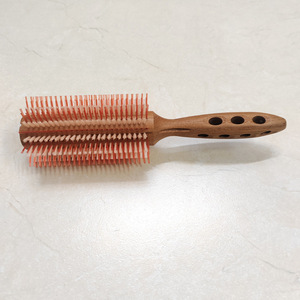 Cepillo de Peinado Resistente al Calor con Logotipo Personalizado, Cepillo de Madera Ventilado con Rodillo de Nylon Rígido para Barberos Profesionales - Product Image 5