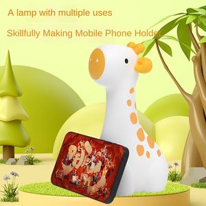 Lampe de chevet LED créative et moderne en forme de girafe, en silicone, à commande tactile, intensité réglable, alimentation par batterie, cadeau pour enfants, chargement USB - Product Image 4