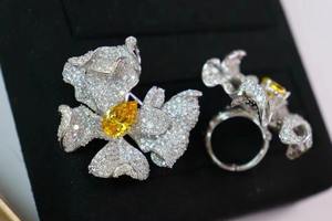 Vente en gros de broche de luxe en argent sterling 925 avec papillon poire et zircon cubique bijoux pour femmes et hommes - Product Image 3