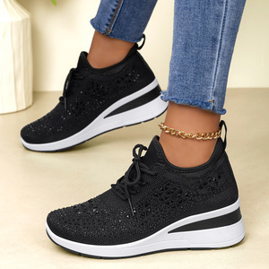 Chaussures compensées classiques pour femmes, style décontracté, légères et faciles à enfiler, idéales pour la marche - Product Image 3