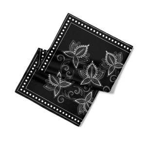 Écharpe en soie personnalisée offrant des designs sur mesure et un look haut de gamme, idéale pour ceux qui aiment le style des écharpes en soie de créateurs - Product Image 6