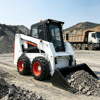 Loader Skid Steer Multiguna dengan Bucket Kecil untuk Pekerjaan Pembersihan Kotoran Tanah dan Kerikil