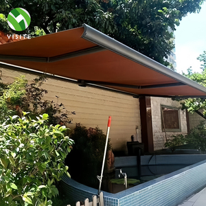 Auvent rétractable motorisé imperméable à l'eau avec voile en PVC LED, cadre en aluminium, tailles personnalisables - Product Image 1