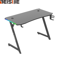 Bureau de jeu Wquantum TZ-2 en métal carbone avec surface en bois, design en forme de Z, éclairage LED RVB, porte-gobelet, crochet pour casque, table de jeu