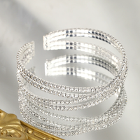 Nouveau bracelet ouvert à griffes en diamant - Accessoire féminin haut de gamme, de mode de niche avec motif croix - Bracelet de mariée