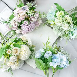 25 Thoughtful Cousin Gift Ideas Under ¥40