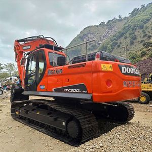 Excavatrice Doosan DX300 d'occasion, 30 tonnes, hydraulique, sur chenilles, coréenne, vente en gros - Product Image 3