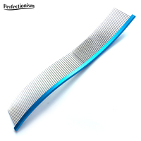 Peigne pour chien OEM Perfectionism en aluminium courbé en S, avec poignée robuste à six ailettes, efficace pour le démêlage et le toilettage, à double dents