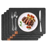 Lot de 8 napperons de table rectangulaires en feutre et sous-verres pour table à manger