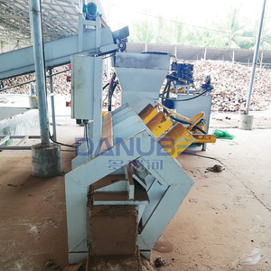 Presse hydraulique pour tourbe de coco, machine à compacter la fibre de coco, machine à fabriquer des briques de tourbe de coco - Product Image 2
