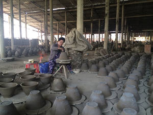 Vente en gros Pots de fleurs et jardinières en terre cuite modernes et écologiques, sculptées à la main pour la maison et le jardin - Product Image 5