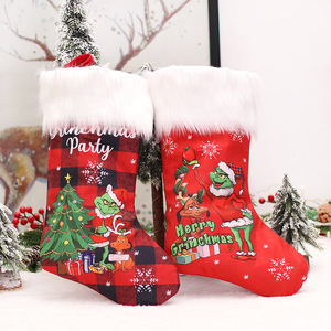 Medias navideñas rojas de 18 pulgadas de poliéster suave rojo para decoración Adoros De Navidad - Product Image 2