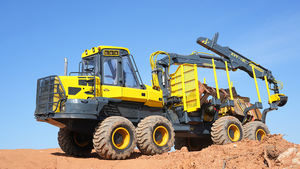 รถตักไม้ XUVOL รุ่น XVY18C สำหรับงานป่าไม้ พร้อมบูมไฮดรอลิกแบบยืดหดได้ และหัวคีบไม้แบบหมุน - Product Image 6