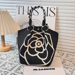 Bolsos de Mano Personalizados al por Mayor, Diseño de Moda, Tejido Grueso, Forma Cuadrada con Botón, Capacidad 3L+, Diferentes Modelos - Product Image 5