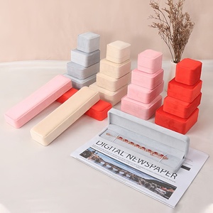 Biểu Tượng Tùy Chỉnh Sang Trọng Flannel Đồ Trang Sức Tổ Chức Hộp Nhung Đa-Màu Sắc Mô Hình Vuông Tùy Chỉnh Hộp Đồ Trang Sức - Product Image 6