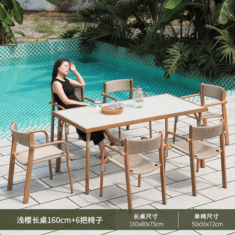 Table de 160 cm de long [une table et six chaises]