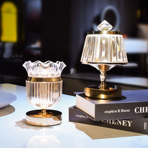 Новый дизайн, Золотая Роскошная светодиодная прикроватная подставка, перезаряжаемая маленькая Беспроводная Хрустальная настольная лампа - Product Image 1