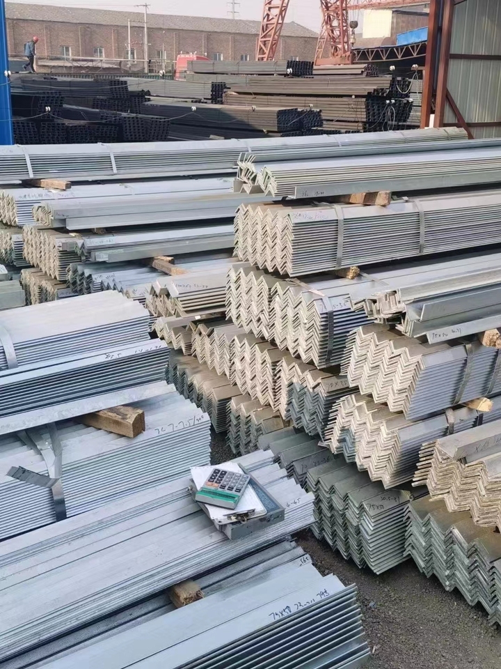 L 75 x 75 x 4 Hot Rolled Steel Equal Leg Angle L 75 x 75 x 4 Hot Rolled Steel Equal Leg Angle