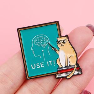 Broches en métal en gros, motifs animaux (<span class=keywords><strong>chat</strong></span>, chien) et citations, impression UV, broches créatives avec lettres anglaises, épingles de mode pour vêtements - Product Image 4