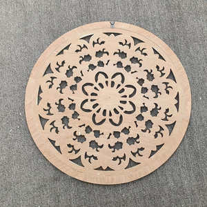 Medallón Decorativo de Madera Maciza Blanqueada, Adorno de Pared con Diseño Floral Tallado, Estilo Moderno Art Deco para Sala de Estar - Product Image 1