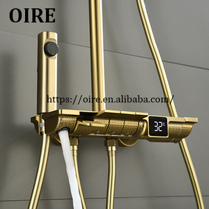 Ensemble <span class=keywords><strong>de</strong></span> douche thermostatique CE Classic avec <span class=keywords><strong>jet</strong></span> <span class=keywords><strong>pluie</strong></span>, finition laiton brossé doré, système d'affichage numérique Soft Piano, <span class=keywords><strong>robinet</strong></span> <span class=keywords><strong>de</strong></span> salle <span class=keywords><strong>de</strong></span> bain - Product Image 2