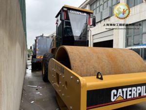 Compactador vibratorio Caterpillar de segunda mano para construcción de carreteras, motor de rodillos de carretera, componentes de núcleo de motor disponibles para la venta - Product Image 3