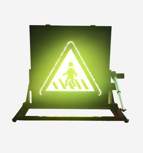 Panneau d'affichage LED P10 couleur pliable monté sur véhicule pour messages routiers, affichage d'images/mots/vidéos, étanche IP68, portée >800m - Product Image 4