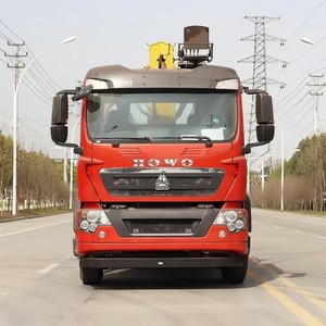 Camión de Remolque HOWO TX de 10 Toneladas con Plataforma Deslizante, Grúa Plegable, Transportador de Autos, Vehículo de Rescate 6x4, Camión de Remolque con Plataforma Plana y Grúa Articulada - Product Image 3