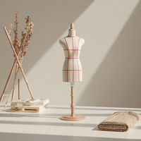 Maniquí de Espuma a Media Escala para la Parte Superior del Cuerpo con Funda de Tela Ajustable para Sastres y Estudiantes de Diseño