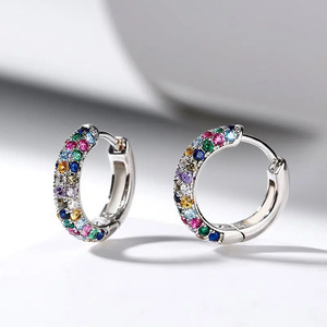 Orecchini a Clip Colorati per Donne, Accessorio Semplice per Uso Quotidiano, Gioiello di Moda - Product Image 1