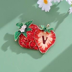 Broche Fraise Nouvelle Mode Créative en Alliage avec Strass, Accessoire Épingle Fruit - Product Image 3