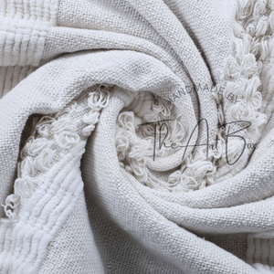 Manta de algodón blanco suave y ligera, manta tejida de tamaño King y Queen, manta de felpa acogedora y esponjosa con borlas - Product Image 1