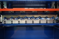Venta Directa de Fábrica de Máquina Formadora de Rollos de Tejas Metálicas de Una Sola Capa Personalizada y Máquina de Fabricación de Placas de Acero para Techos