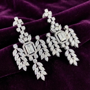 Boucles d'oreilles pendantes en diamant Moonlit Jardin - Or 9k, 14k, 18k - Product Image 1