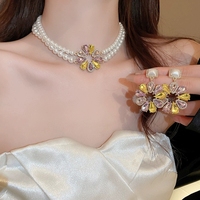 Mode femmes fête de mariage doux coloré cristal fleur collier boucle d'oreille ensemble de bijoux perle tour de cou collier boucle d'oreille ensemble