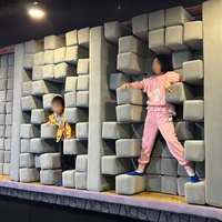 SQactivaPlay : Défi palpitant en chambre de pierres sur la falaise, Escape Room, Jeu d'action en métal, Parc d'attractions intérieur, Service tout-en-un