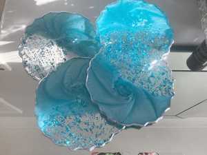 Sous-verre en résine fait main moderne avec un design élégant et une construction solide, idéal pour la maison, le bureau, la table à manger et la table basse - Product Image 6