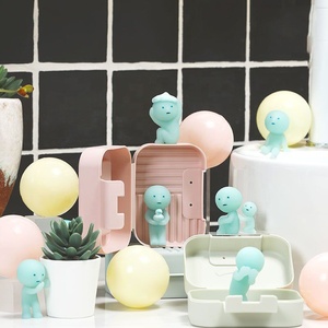 Vente en gros de figurines lumineuses SMISKI authentiques de la série Salle de Bain, boîte mystère tendance, ornements mignons, créatures d'angle apaisantes - Product Image 3