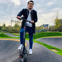Mode 1000w gros pneu de scooter électrique 10 pouces double moteur 52v 2000w 2600w scooter électrique 2 roues électrique scooter vélo vente