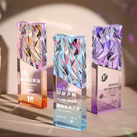 Trophée en cristal K9 personnalisé coloré à surface optique taillée pour événements, récompenses et commémorations (vente en gros)
