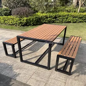 Schlussverkauf luxuriöse moderne wasserdichte Sitze im Freien rustikale Holzmöbel Holztisch und -bank für Outdoor-Restaurant