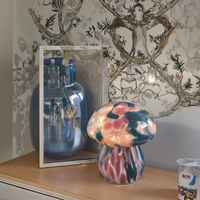 Lampe de table de chevet champignon bleu moderne Style postmoderne Petit bureau de chevet en verre avec abat-jour ovale alimenté par batterie pour chambre à coucher