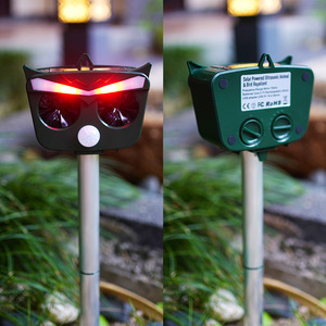 Repelente Ultrasónico de Animales con Energía Solar para Exteriores, Alarma con Luz Estroboscópica Activada por Infrarrojos, Sonido para Disuadir Gatos y Perros - Product Image 3